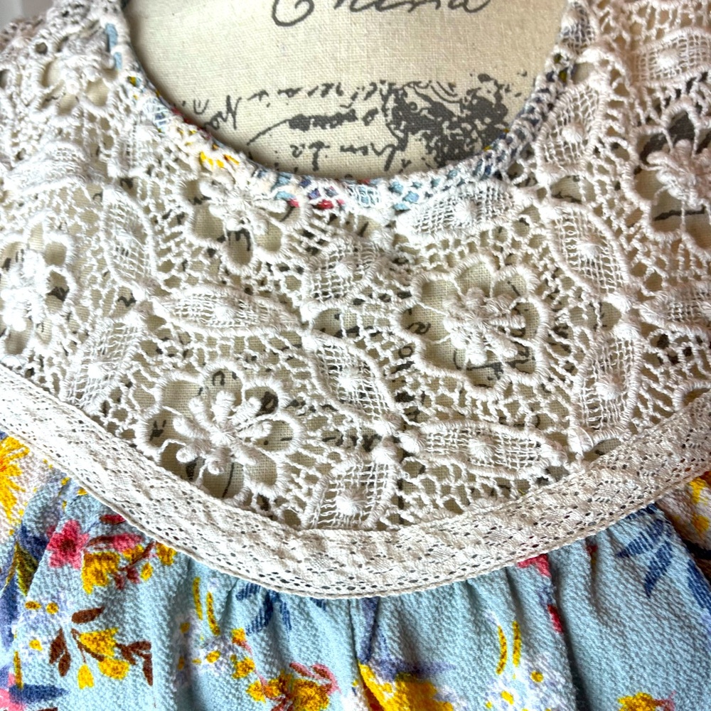 Spring boutique dress - Picture 3 of 4
